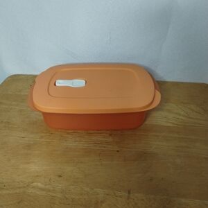 New orange Tupperware oval microwave meal keeper!